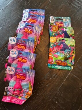 DreamWorks Trolls Blind Bag Mini Figure - Assorted Colors Set of 9